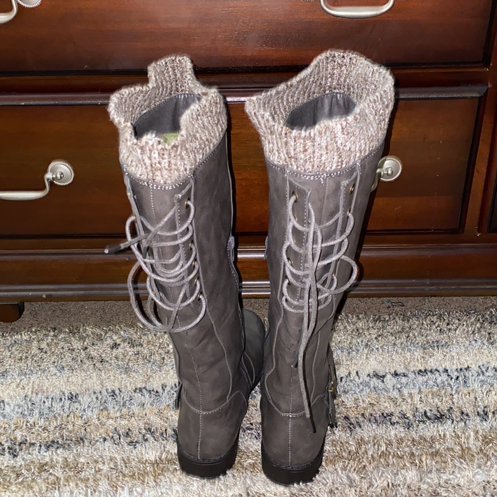 Boot - Picture 3 of 4